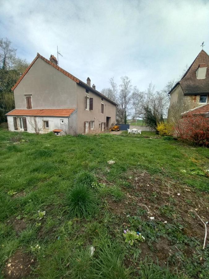 L'Univers, Vous Et Nous Pouilly-sur-Vingeanne Kültér fotó